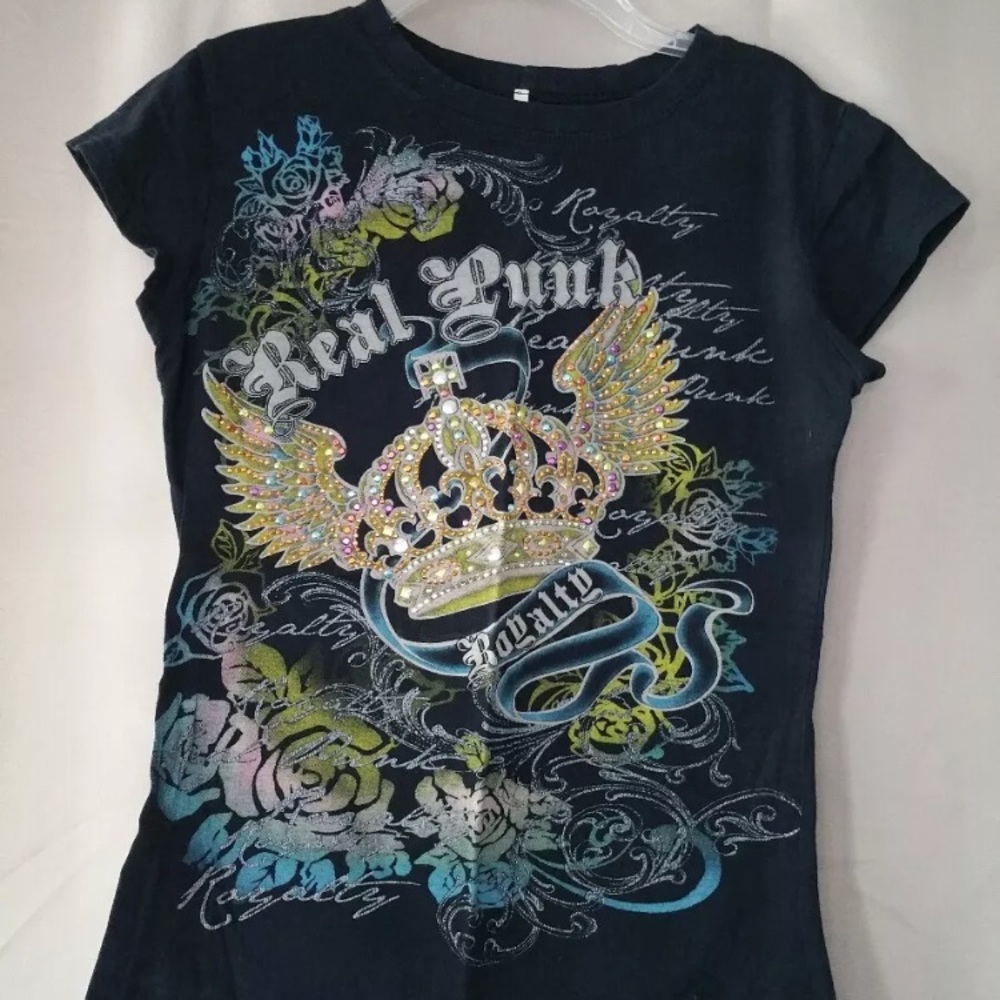Hanna Beautiful jewel queen shirt! Gorgeous!